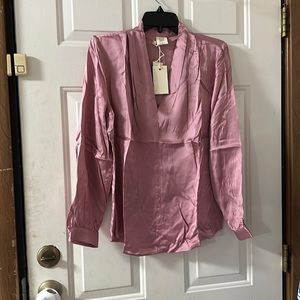 GOOD HART SATIN V-NECK TOP: PINK: NEW WITH TAGS: SIZE S